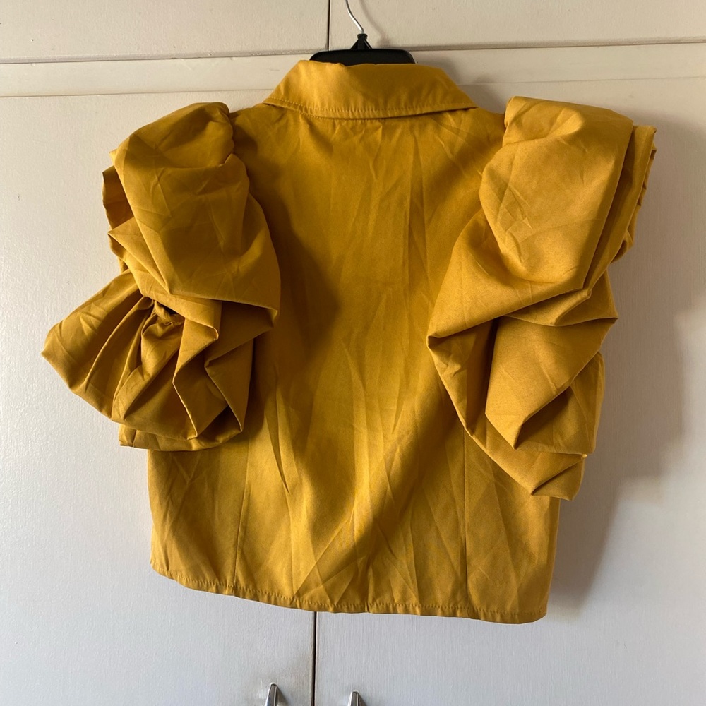 Chic Ruffled Yellow Blouse - Picture 2 of 2